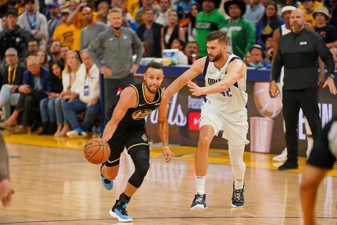 [NBA]关键防守 致胜罚球 雄鹿客场胜湖人